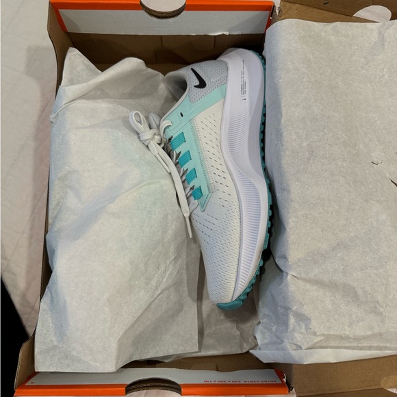 Nike Air Zoom Pegasus 38 Running Athletic Sneakers - Picture 8 of 9